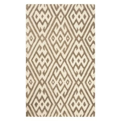 Best deal 👏 Renee Geometric Tufted Accent Rug - Safavieh 🥰 - Image 4