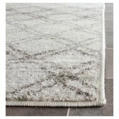 Brand new 😀 Marley Geometric Area Rug - Safavieh 🛒